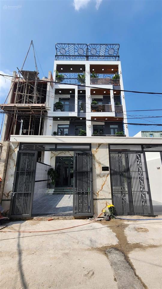 Giảm 500 triệu. nhà 3 lầu dt khủng 4mx25.5m102m2 tc. nội thất cao cấp hẻm thông 7m. sát ngã tư ga