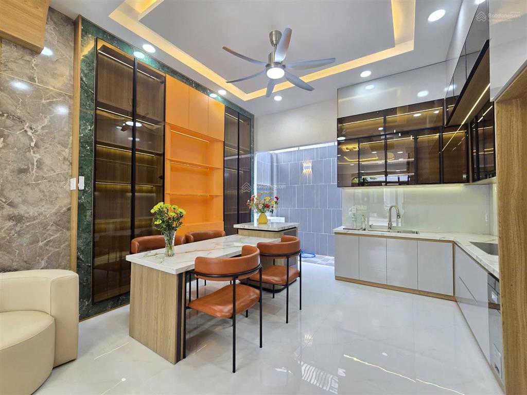 Nhà 2 lầu hẻm 12m khu cao cấp  gần mặt tiền hà huy giáp  ngã tư ga.dt. 4.5m x 12m  giá tốt q12