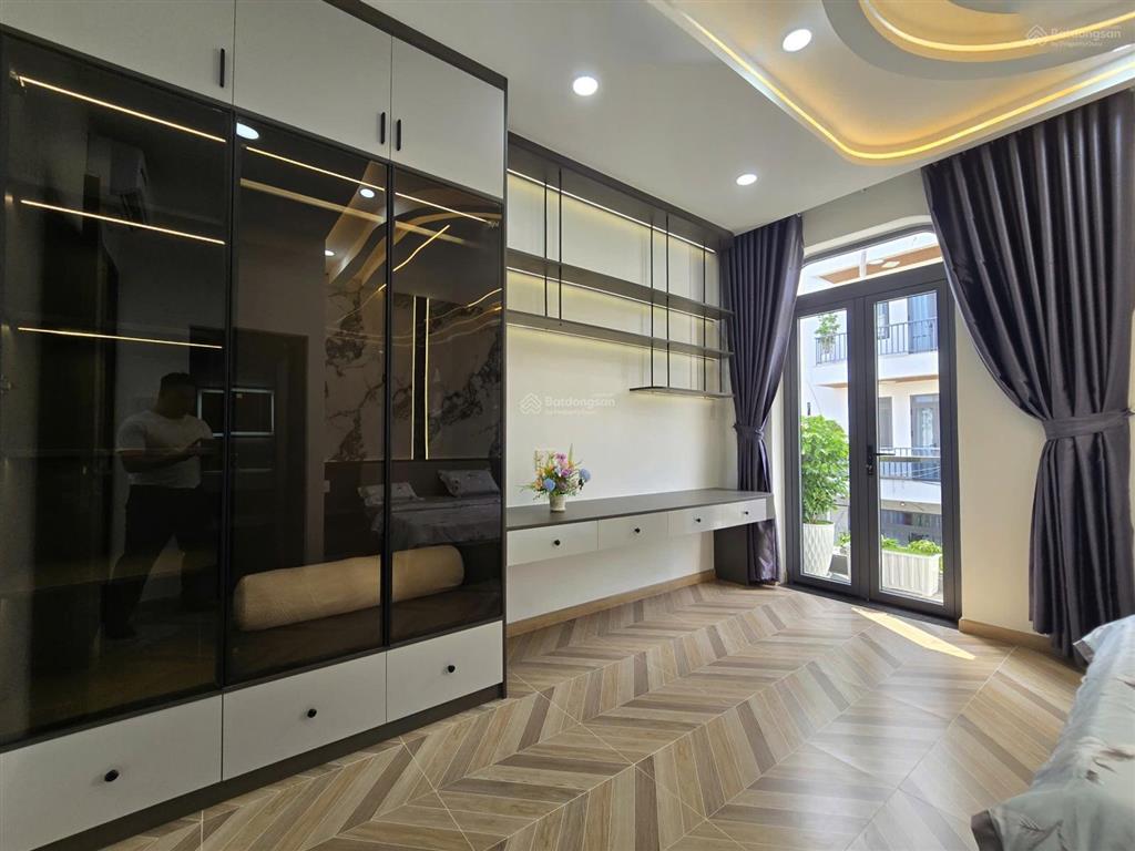 Nhà 2 lầu hẻm 12m khu cao cấp  gần mặt tiền hà huy giáp  ngã tư ga.dt. 4.5m x 12m  giá tốt q12