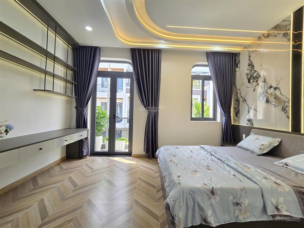 Nhà 2 lầu hẻm 12m khu cao cấp  gần mặt tiền hà huy giáp  ngã tư ga.dt. 4.5m x 12m  giá tốt q12