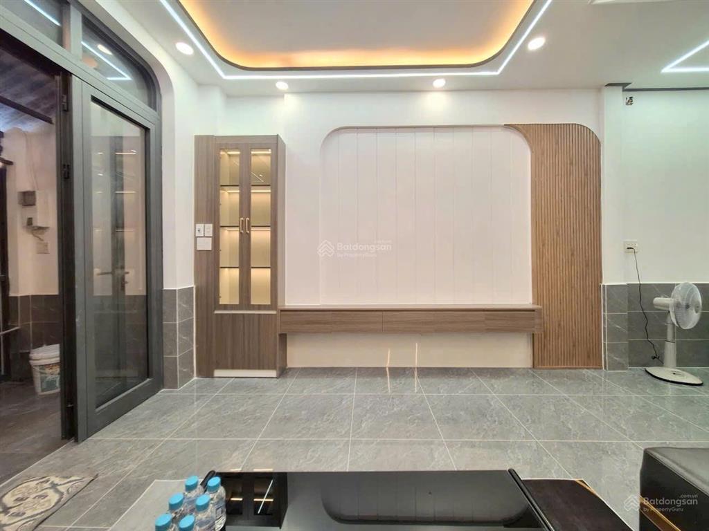 Nhà 1 lầu hẻm 3m  sát ngã tư ga  gần gò vấp. 3 phòng ngủ  4m x 15m  96m2 sàn . giá tốt nhất q12