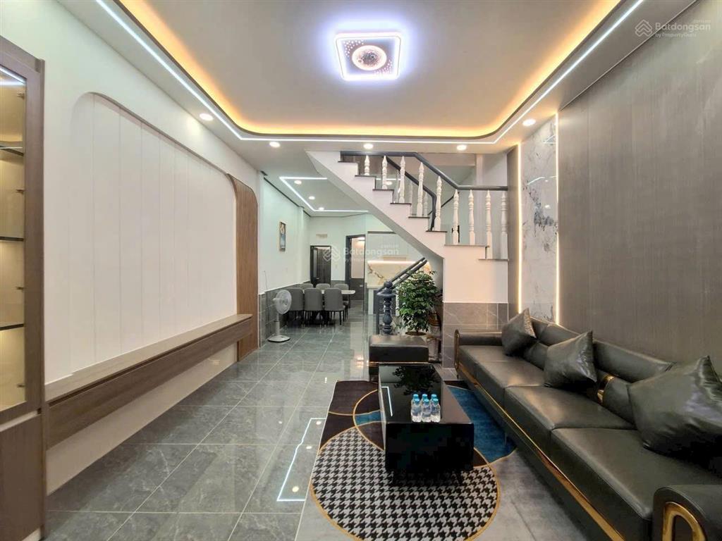 Nhà 1 lầu hẻm 3m  sát ngã tư ga  gần gò vấp. 3 phòng ngủ  4m x 15m  96m2 sàn . giá tốt nhất q12
