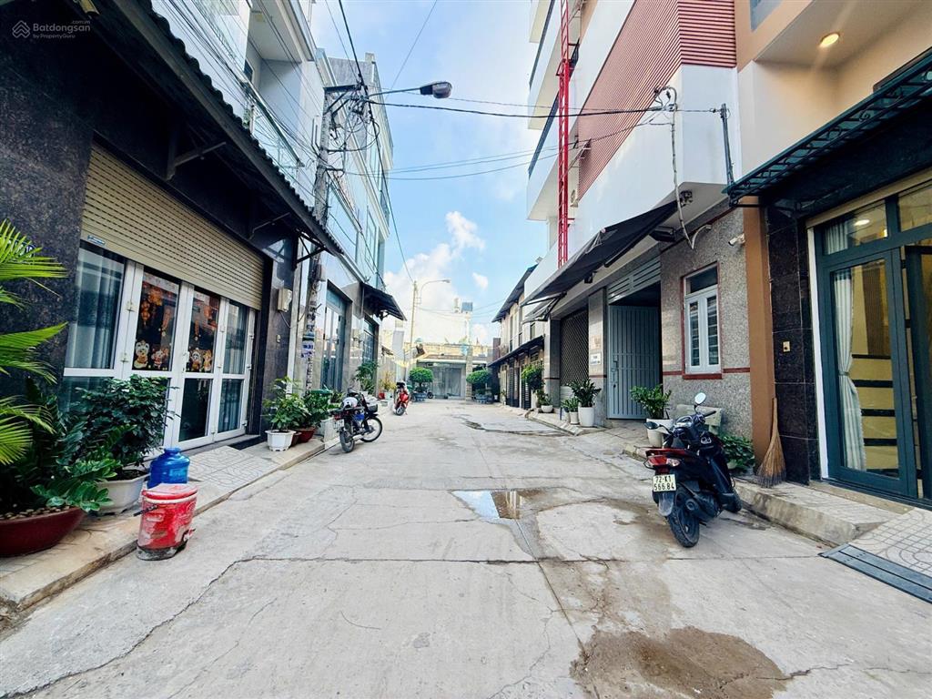Nhà 1 lửng 2 lầu + sân thượng hẻm 10m tl29 sát ngã tư ga  gò vấp.dt. 4.7m x 11m . giá tốt nhất q12