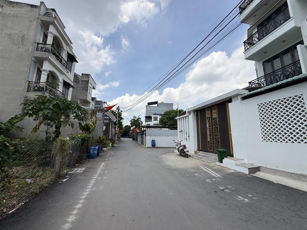 Chdv 1 lửng 4 lầu 20 phòng  cho thuê 110tr/ tháng. 8m x 21m. hẻm thông 8m gần cầu sắt an phú đông