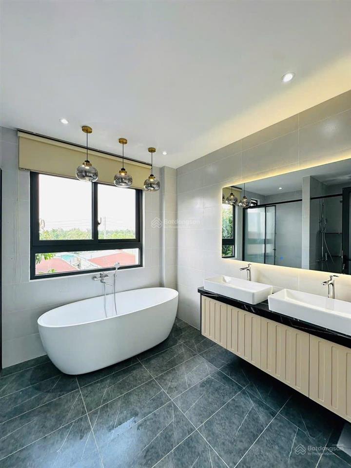 Giảm 700 triệu.nhà phố cao cấp hẻm 8m gần hà huy giáp  ngã tư ga.1 lửng 3 lầu.5.5m x 11m full nt