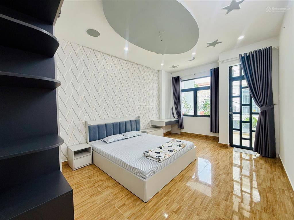 Nhà 2 lầu. 4m x 19m  hẻm 8m vào 1 trục tô ngọc vân  gần ngã tư ga  giáp thống nhất gò vấp. vip