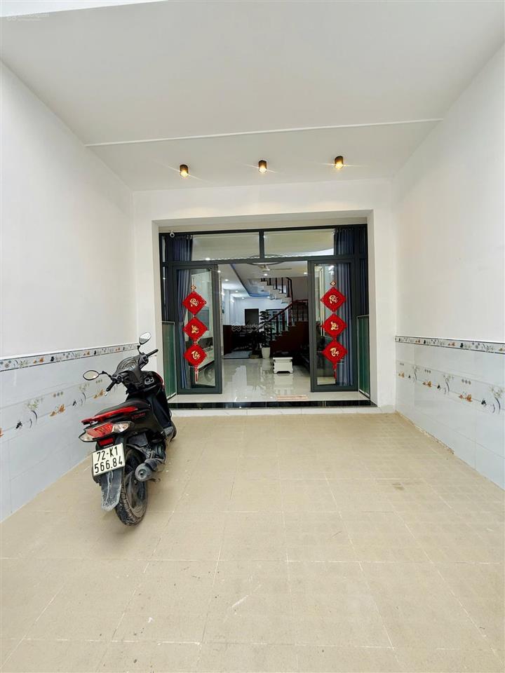 Nhà 2 lầu. 4m x 19m  hẻm 8m vào 1 trục tô ngọc vân  gần ngã tư ga  giáp thống nhất gò vấp. vip