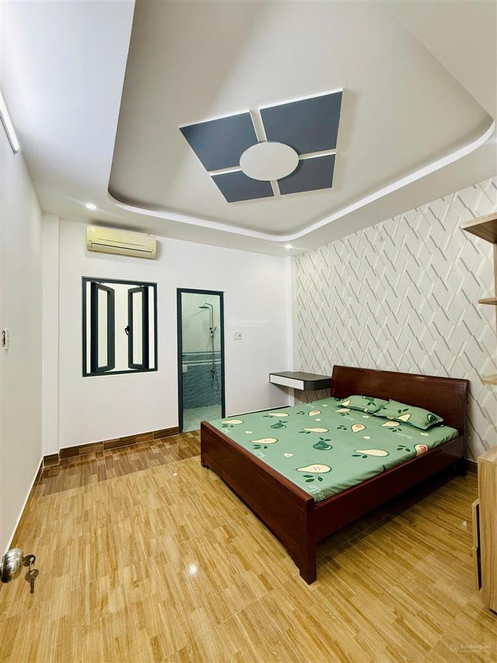 Nhà 2 lầu. 4m x 19m  hẻm 8m vào 1 trục tô ngọc vân  gần ngã tư ga  giáp thống nhất gò vấp. vip