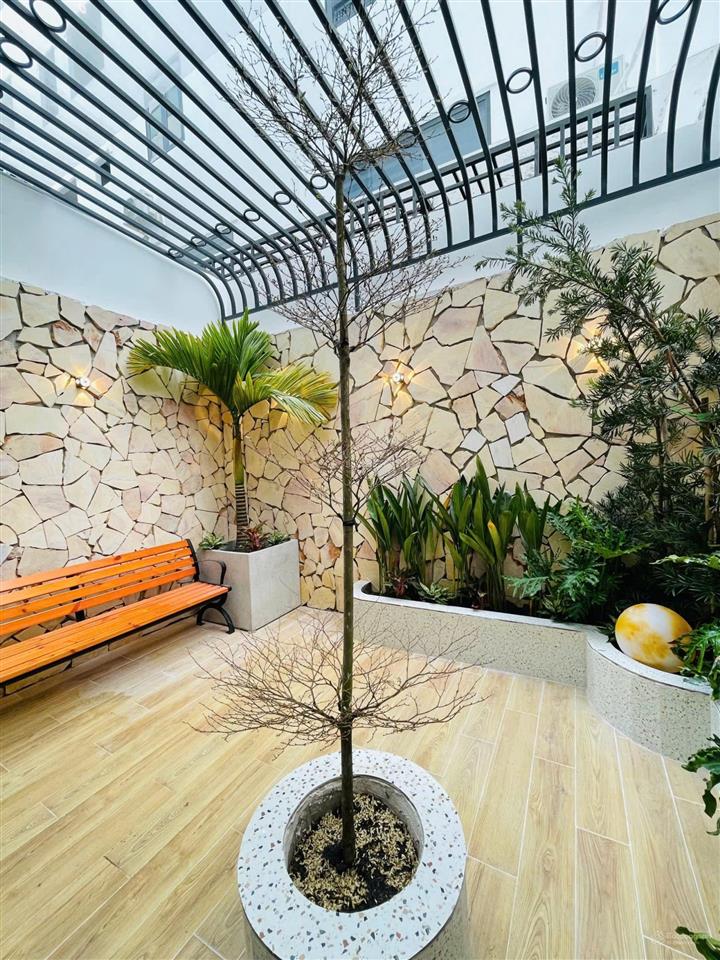 Giảm giá 900 triệu.nhà phố thang máy cao cấp 4m x 19m.hẻm 10m vào 1 trục tx25  ngã tư ga  giá tôt