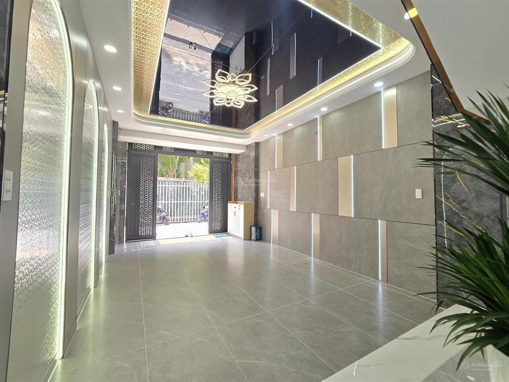 Giảm 600 triệu.nhà phố + thang máy cao cấp hẻm thông 8m hà huy giáp  ngã tư ga.dt.4m x 20m .vip