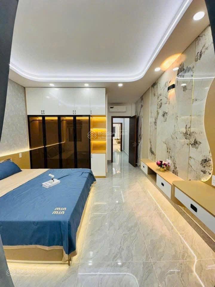 Giảm 600 triệu.nhà phố + thang máy cao cấp hẻm thông 8m hà huy giáp  ngã tư ga.dt.4m x 20m .vip