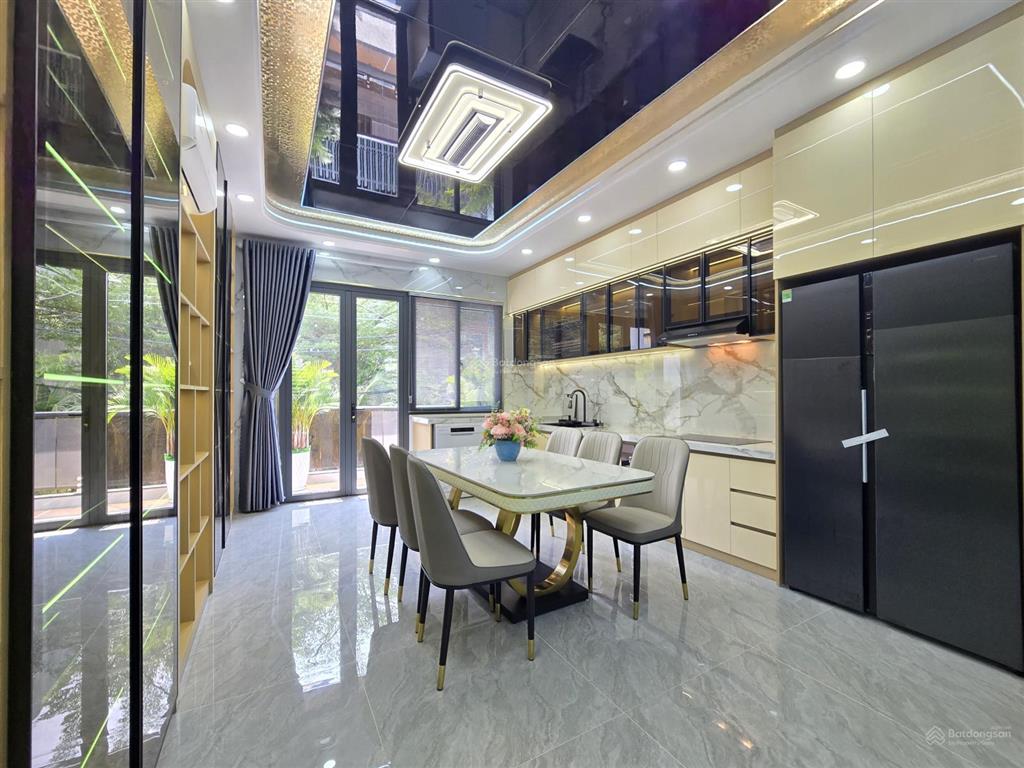 Giảm 600 triệu.nhà phố + thang máy cao cấp hẻm thông 8m hà huy giáp  ngã tư ga.dt.4m x 20m .vip