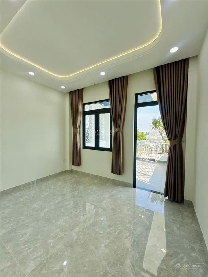 Nhà 2 lầu xây mới hẻm 6m. 4m x 19m  gần hà huy giáp  ngã tư ga  gần chợ đường. giá tốt khu