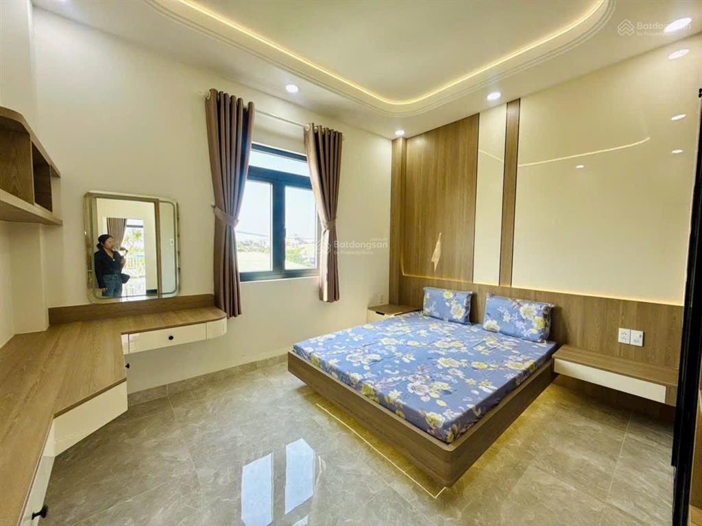 Nhà 2 lầu xây mới hẻm 6m. 4m x 19m  gần hà huy giáp  ngã tư ga  gần chợ đường. giá tốt khu