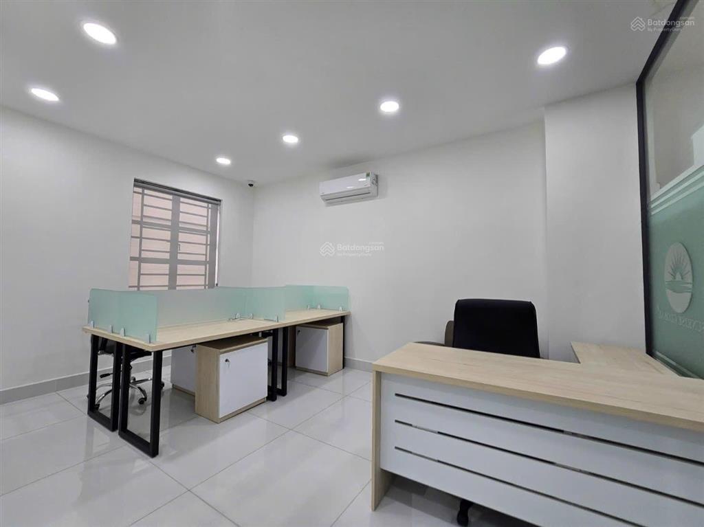 Nhà mặt tiền khu cityland, 1 hầm 3 lầu  6 phòng  thang máy  cho thuê 40 triệu/ tháng.rẻ nhất khu
