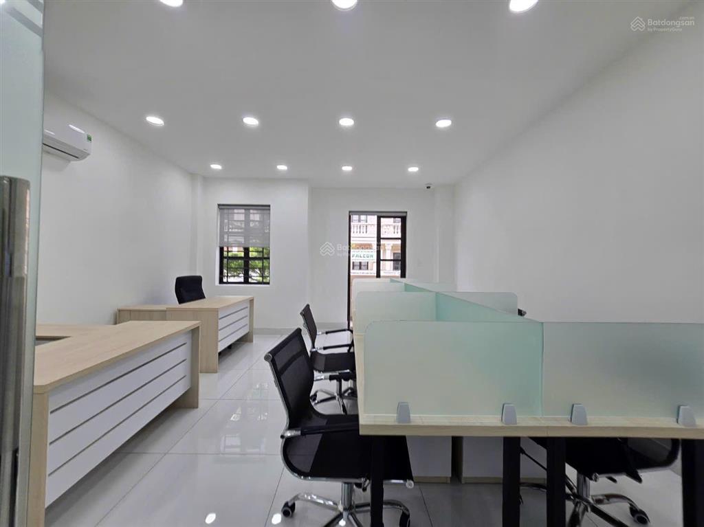 Nhà mặt tiền khu cityland, 1 hầm 3 lầu  6 phòng  thang máy  cho thuê 40 triệu/ tháng.rẻ nhất khu
