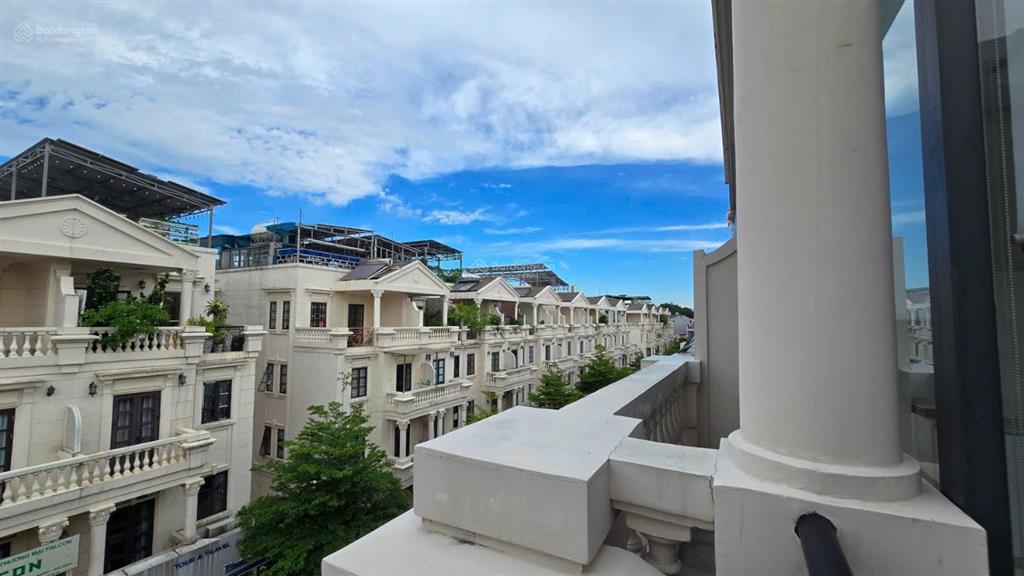 Nhà mặt tiền khu cityland, 1 hầm 3 lầu  6 phòng  thang máy  cho thuê 40 triệu/ tháng.rẻ nhất khu