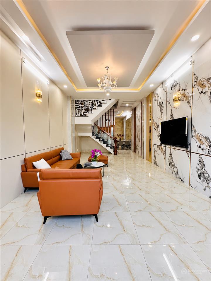 Giảm mạnh. nhà 2 lầu 1 tum. dt. 4,5m x 15m  hẻm thông lê thị riêng. sát gò vấp. vị trí siêu đẹp