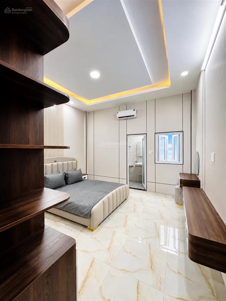 Giảm mạnh. nhà 2 lầu 1 tum. dt. 4,5m x 15m  hẻm thông lê thị riêng. sát gò vấp. vị trí siêu đẹp