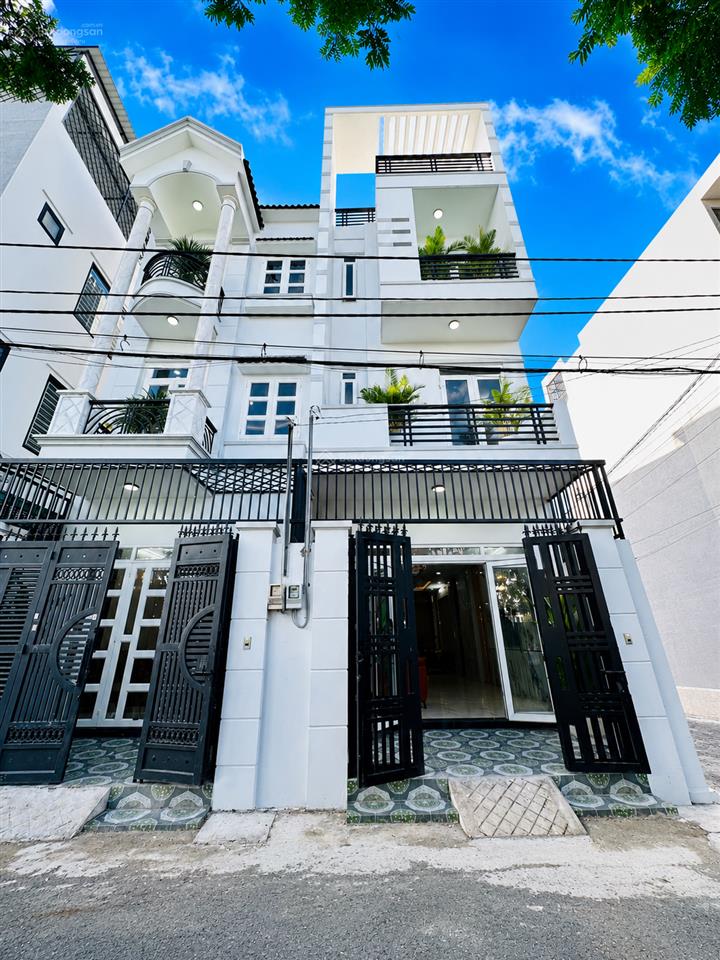 Giảm mạnh. nhà 2 lầu 1 tum. dt. 4,5m x 15m  hẻm thông lê thị riêng. sát gò vấp. vị trí siêu đẹp