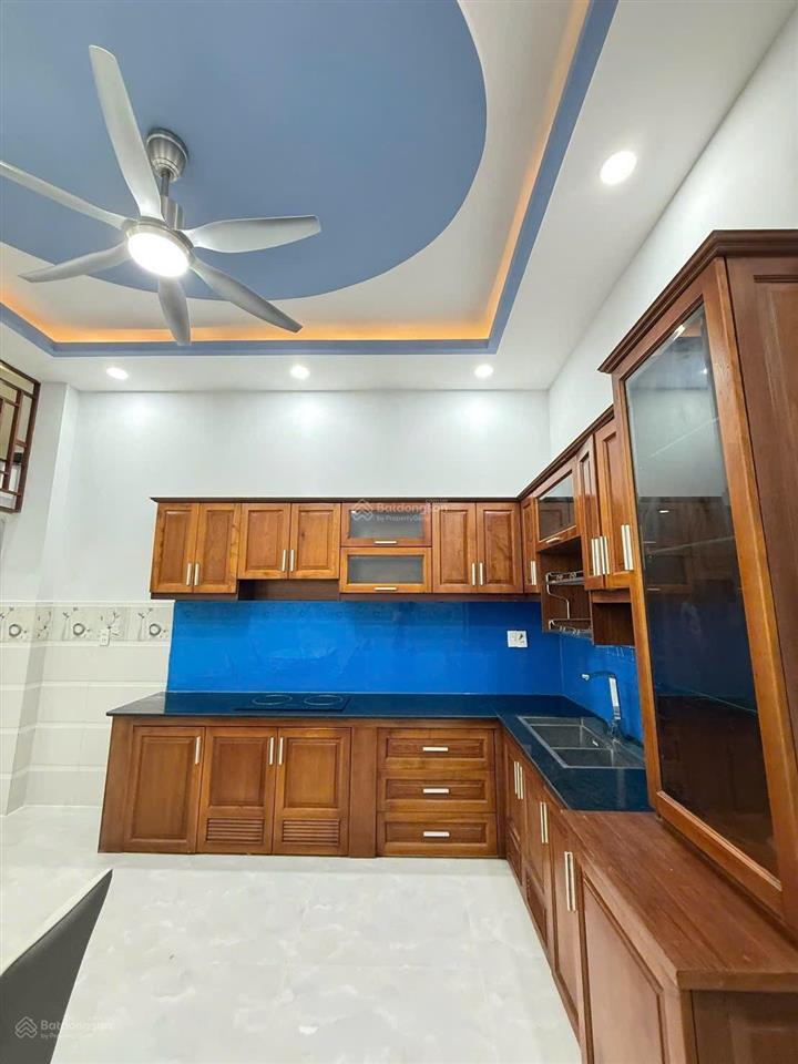Nhà 3 lầu mặt tiền kinh doanh sát hà huy giáp  ngã tư ga. 4m x 20m  giá cực tốt