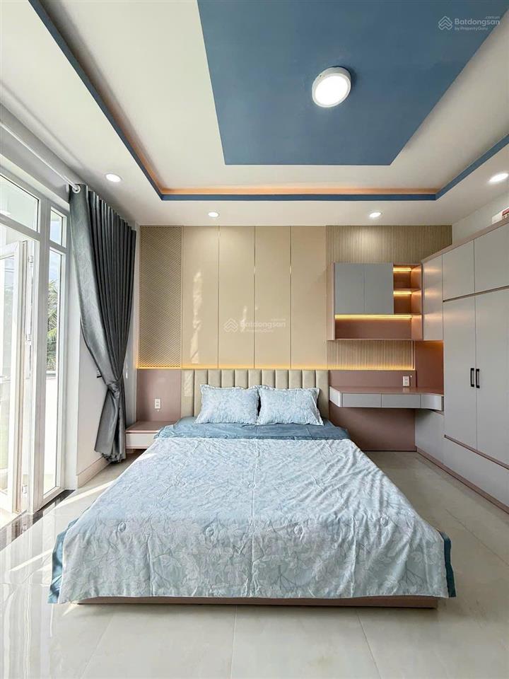 Nhà 3 lầu mặt tiền kinh doanh sát hà huy giáp  ngã tư ga. 4m x 20m  giá cực tốt