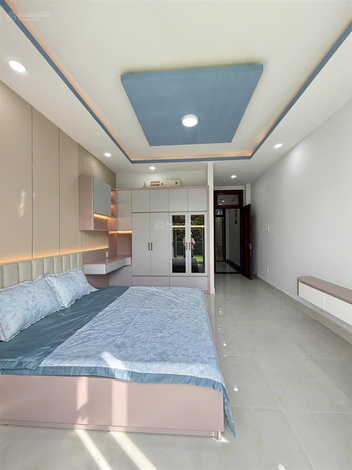 Nhà 3 lầu mặt tiền kinh doanh sát hà huy giáp  ngã tư ga. 4m x 20m  giá cực tốt