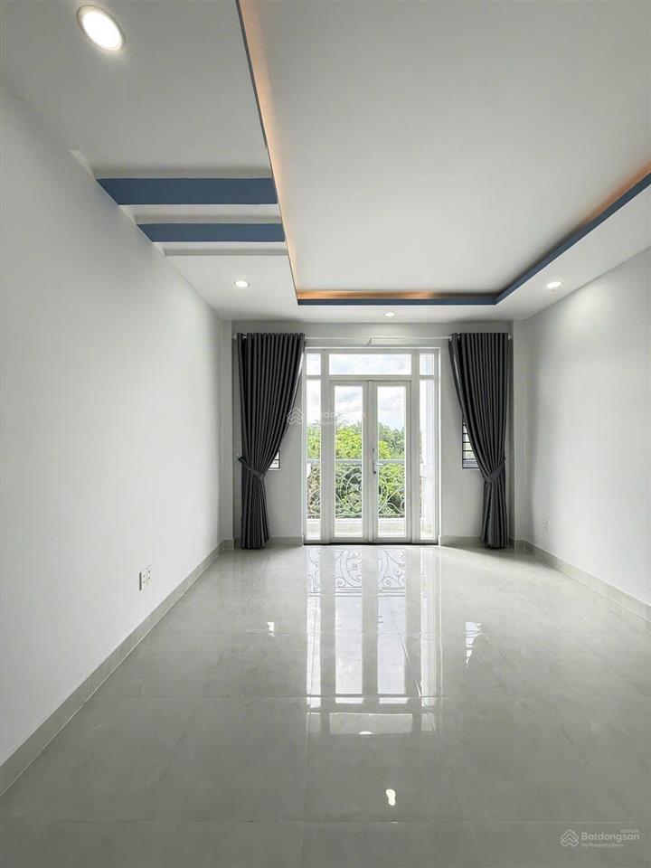 Nhà 3 lầu mặt tiền kinh doanh sát hà huy giáp  ngã tư ga. 4m x 20m  giá cực tốt