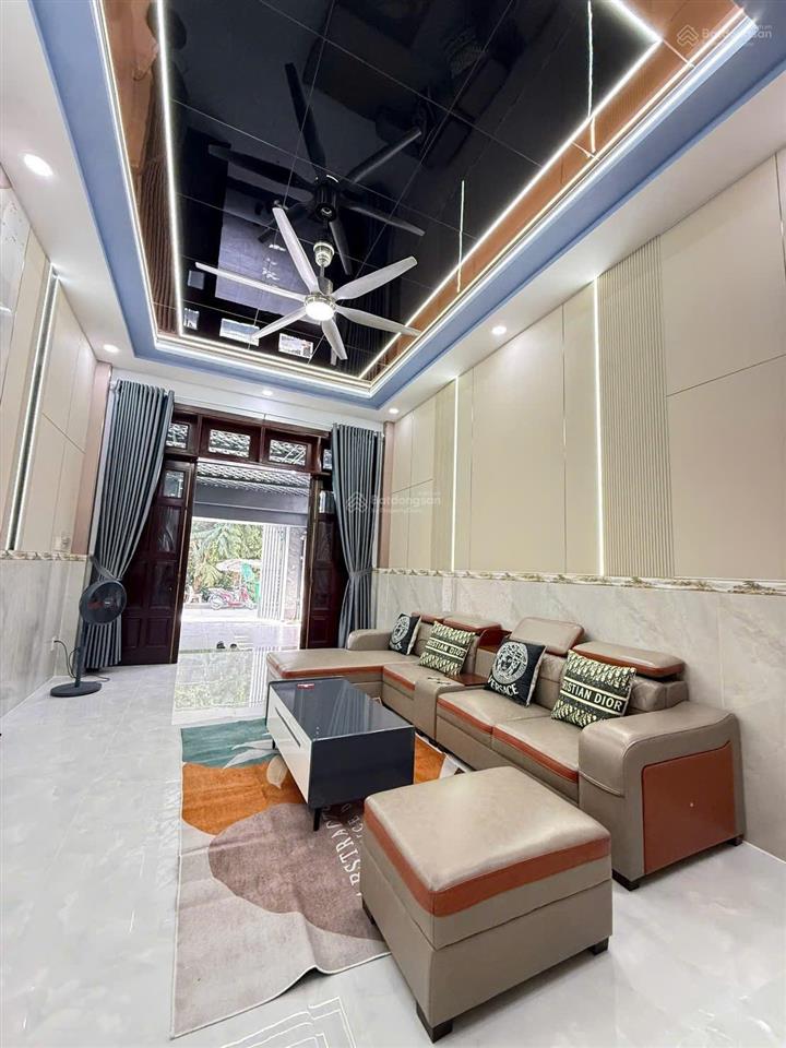 Nhà 3 lầu mặt tiền kinh doanh sát hà huy giáp  ngã tư ga. 4m x 20m  giá cực tốt