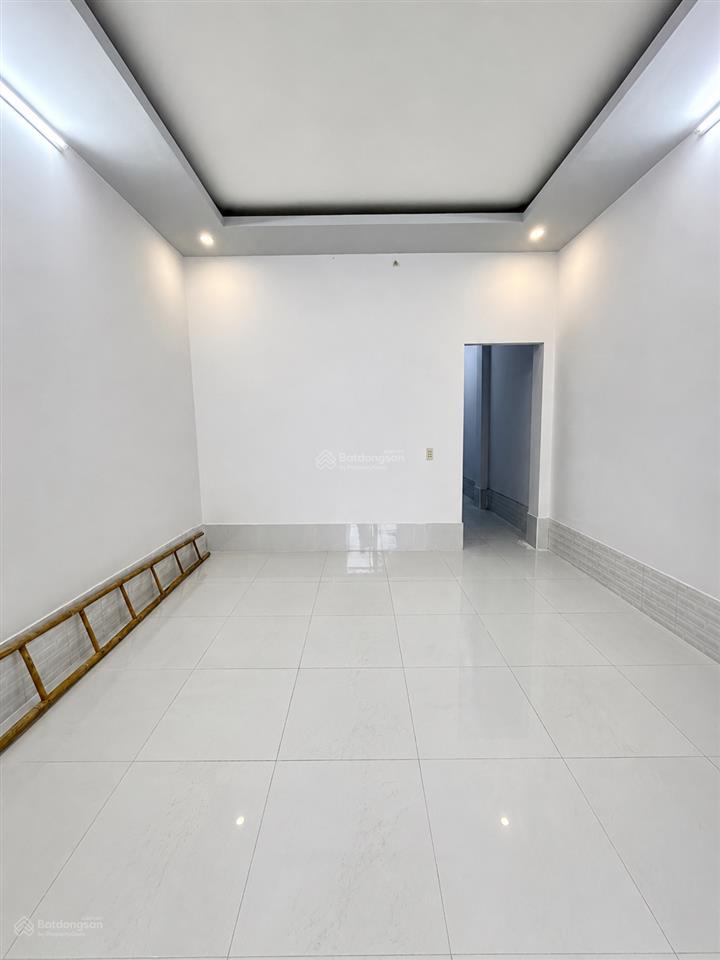 Nhà 1 lầu hẻm 8m vào 1 trục tx52  dt. 4m x 14m giá tốt  gần hà huy giáp ngã tư ga