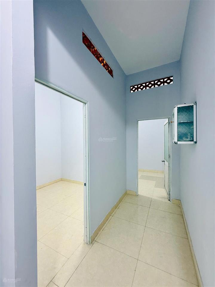 Nhà 1 lầu hẻm 8m vào 1 trục tx52  dt. 4m x 14m giá tốt  gần hà huy giáp ngã tư ga
