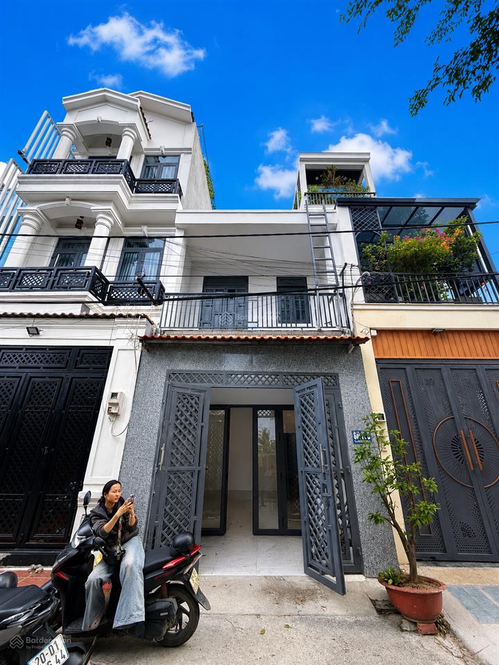 Nhà 1 lầu hẻm 8m vào 1 trục tx52  dt. 4m x 14m giá tốt  gần hà huy giáp ngã tư ga