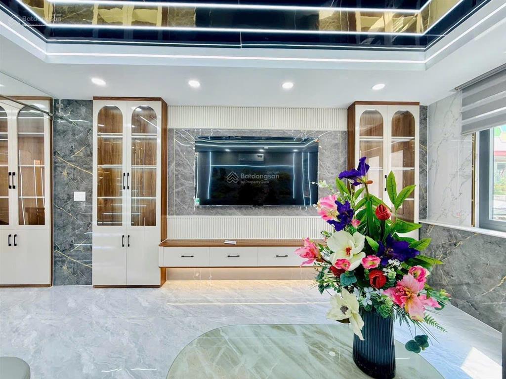 Giá cực tốt. nhà 1 lửng 3 lầu hẻm 10m gần hà huy giáp  ngã tư ga. dt. 4m x 16m  nội thất cao cấp