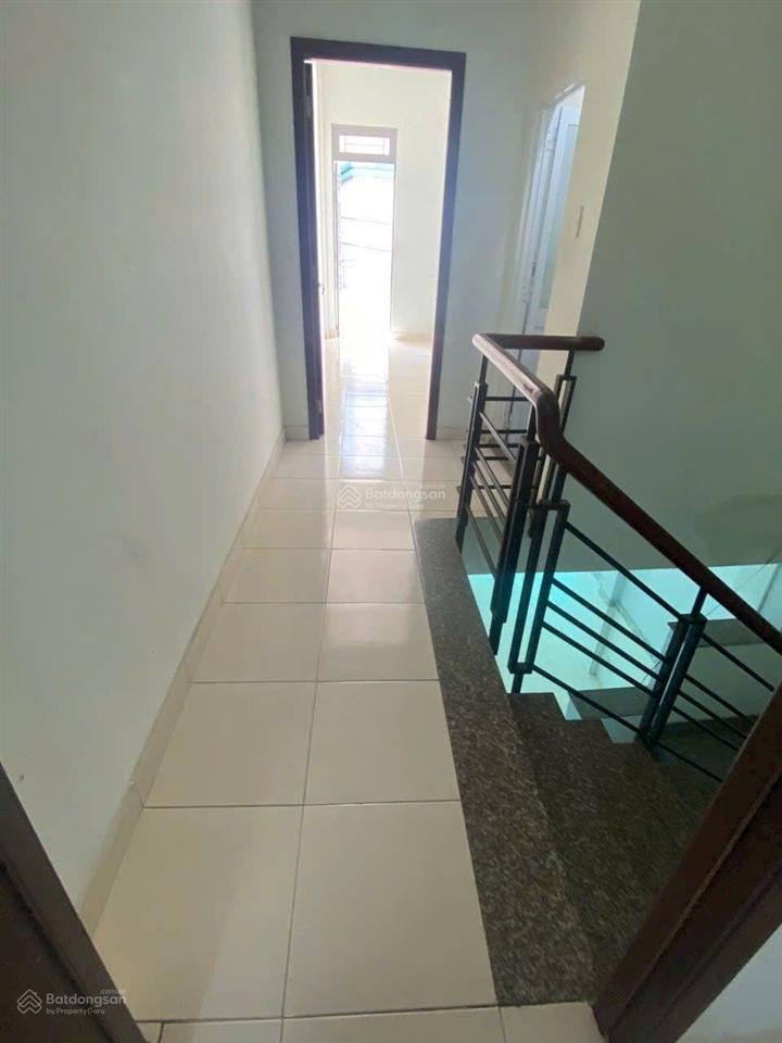 Cho nhà 55/ nguyễn văn công phường 3 gò vấp. giá 10 tr/tháng 0985 243 ***