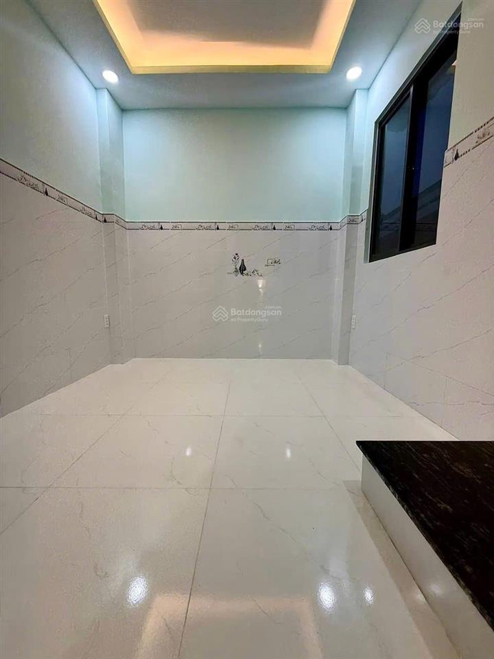 Cần bán gấp nhà đẹp đúc 3 lầu giá rẻ  chính chủ