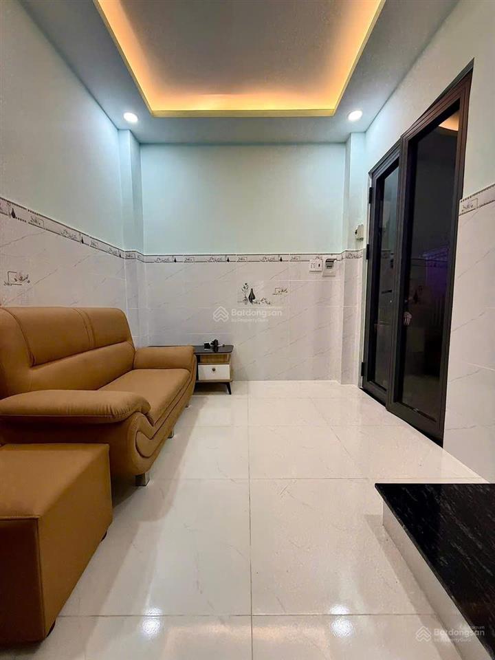 Cần bán gấp nhà đẹp đúc 3 lầu giá rẻ  chính chủ