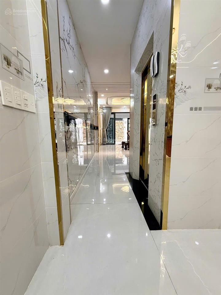 Cần bán gấp nhà mới đúc 3 lầu giá rẻ  chính chủ
