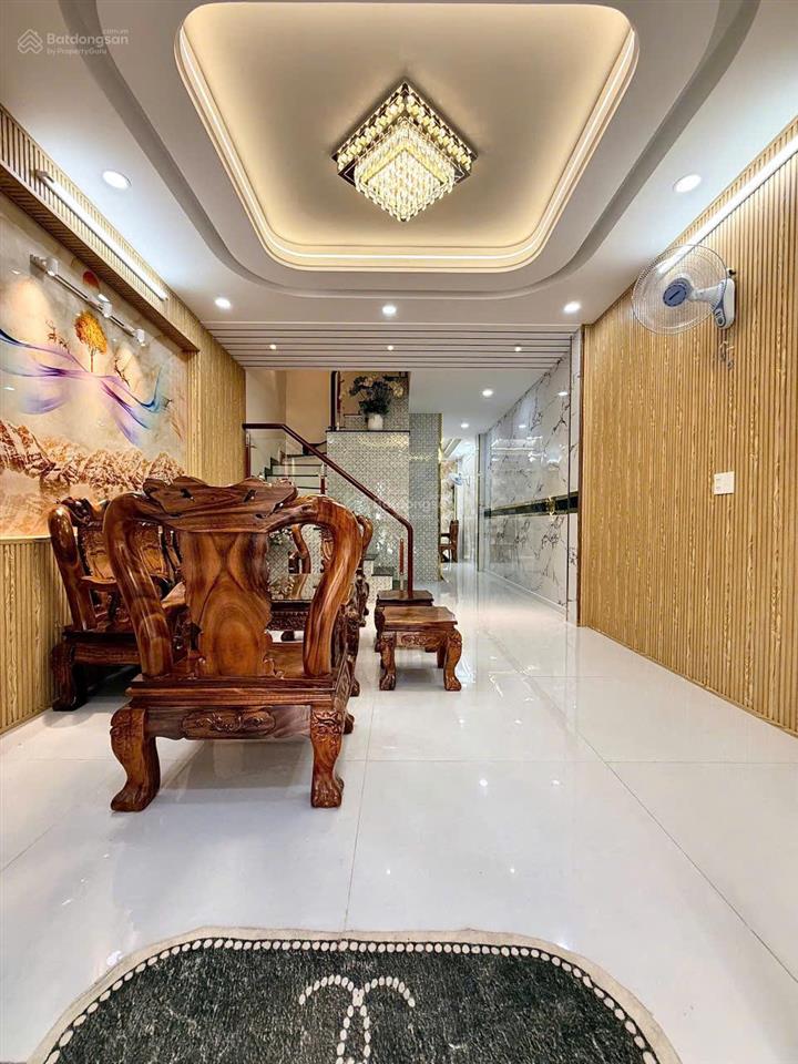Cần bán gấp nhà mới đúc 3 lầu giá rẻ  chính chủ