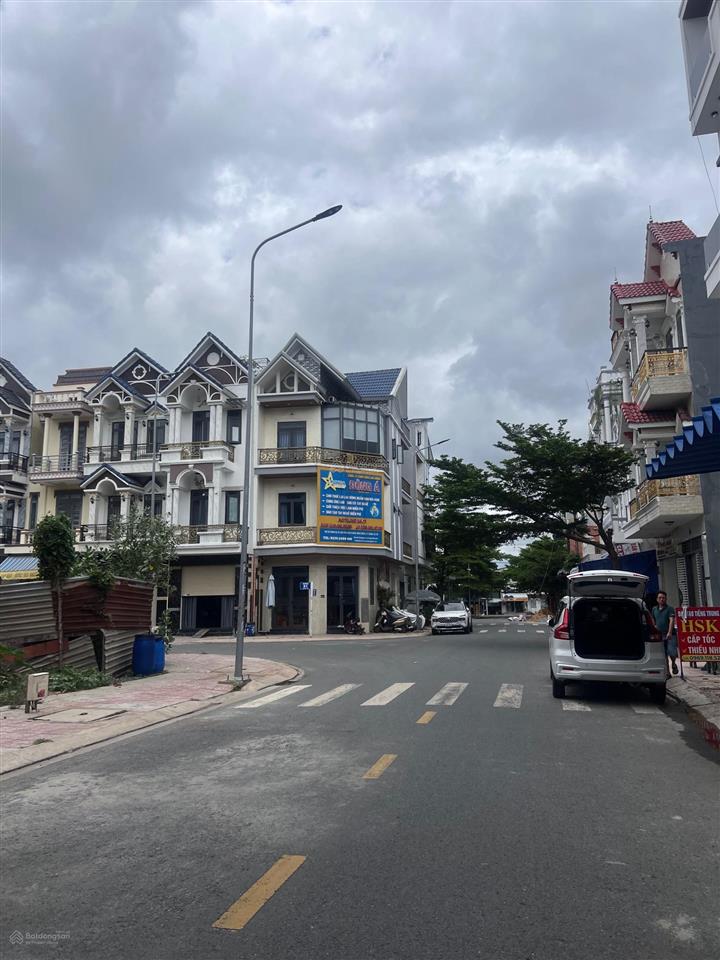 Chính chủ, bán gấp a2  14 phk  phđ, 2 mặt tiền, đã có sổ, 2,9 tỷ/lô, đầu tư tốt.  0948 332 ***