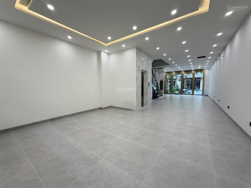 Bán nhà mặt tiền kinh doanh 4 tầng đất 6x20 120m2 đường 15,5m đang cho thuê 50tr giá 2x tỷ tlcc