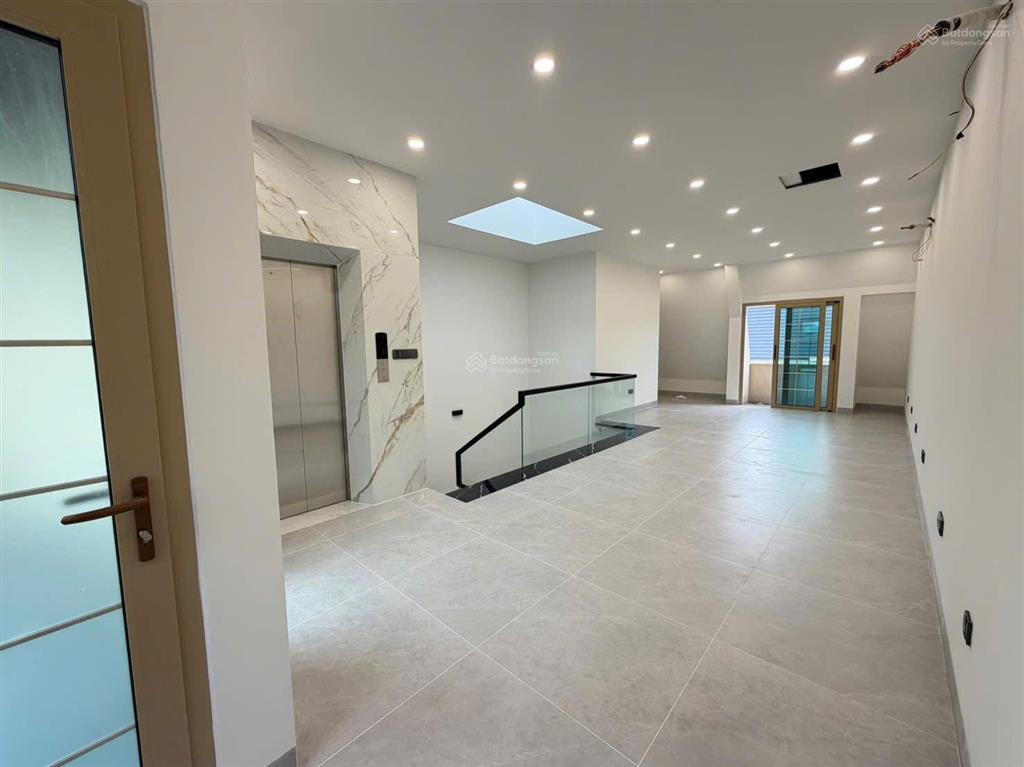 Bán nhà mặt tiền kinh doanh 4 tầng đất 6x20 120m2 đường 15,5m đang cho thuê 50tr giá 2x tỷ tlcc