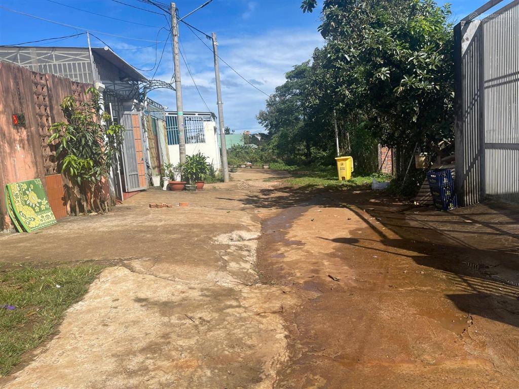 Bán gấp lô đất đẹp ngay hẻm 75 đặng trần côn, gần bv hoàng anh gia lai