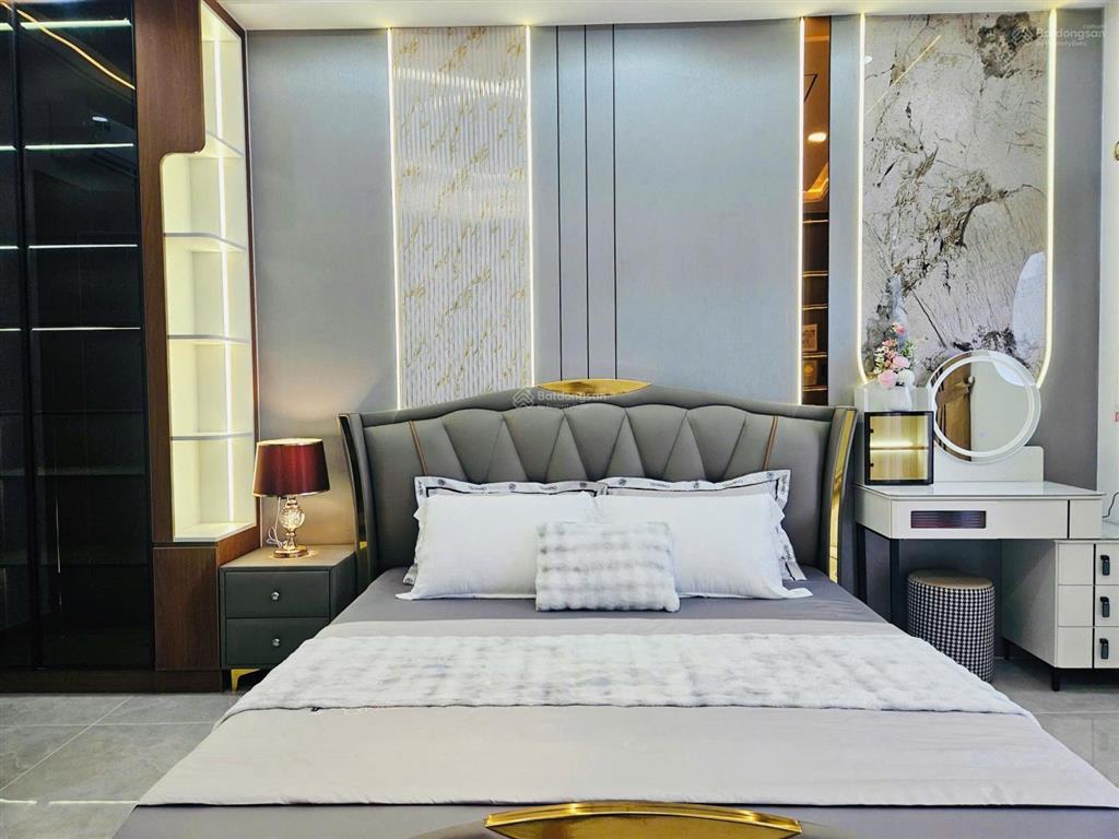 Bán nhà 4 phòng ngủ thiết kế hiện đại vip khu gò vấp, diện tích 76m2 giá chào 16,8 tỷ