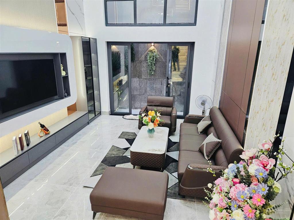 Bán nhà 4 phòng ngủ thiết kế hiện đại vip khu gò vấp, diện tích 76m2 giá chào 16,8 tỷ