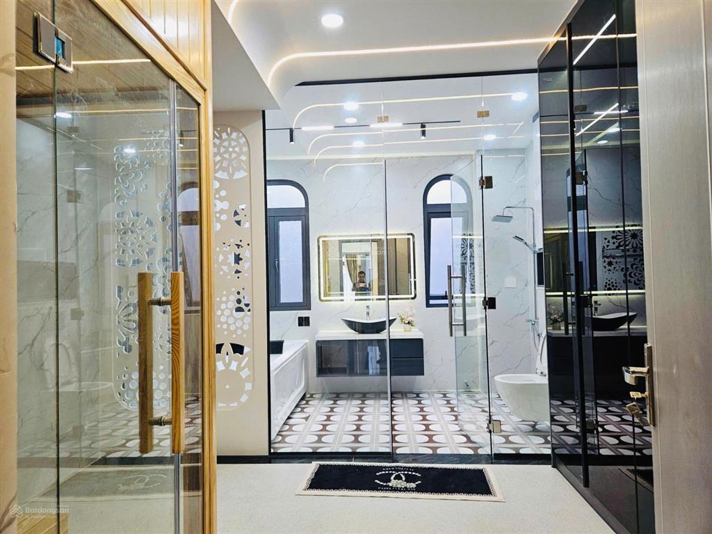 Bán nhà 4 phòng ngủ thiết kế hiện đại vip khu gò vấp, diện tích 76m2 giá chào 16,8 tỷ