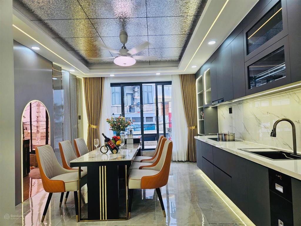 Bán nhà 4 phòng ngủ thiết kế hiện đại vip khu gò vấp, diện tích 76m2 giá chào 16,8 tỷ