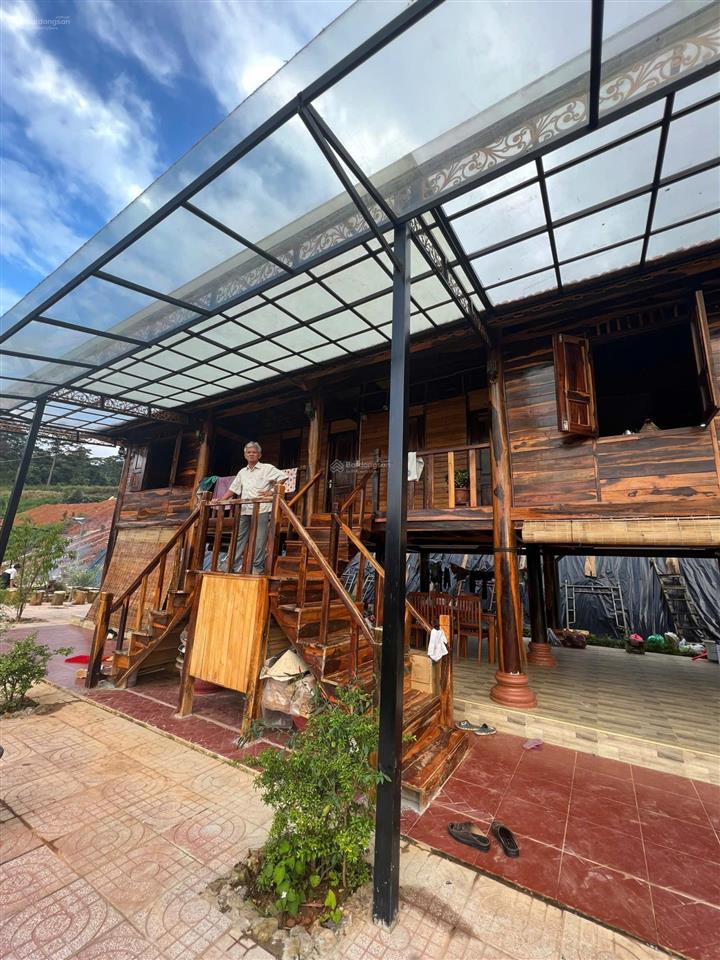 Chính chủ bất langbiang  lâm đồng 2.200m² chia 4 thửa, sẵn nhà sàn 4pn (tặng), view đẹp