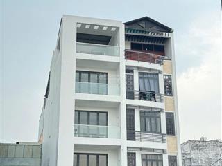 Bán nhà mặt tiền đường dương quảng hàm.dt 5x20 . kết cấu 1 trệt 4 lầu . ngay khúctrung tâm sầm nhất