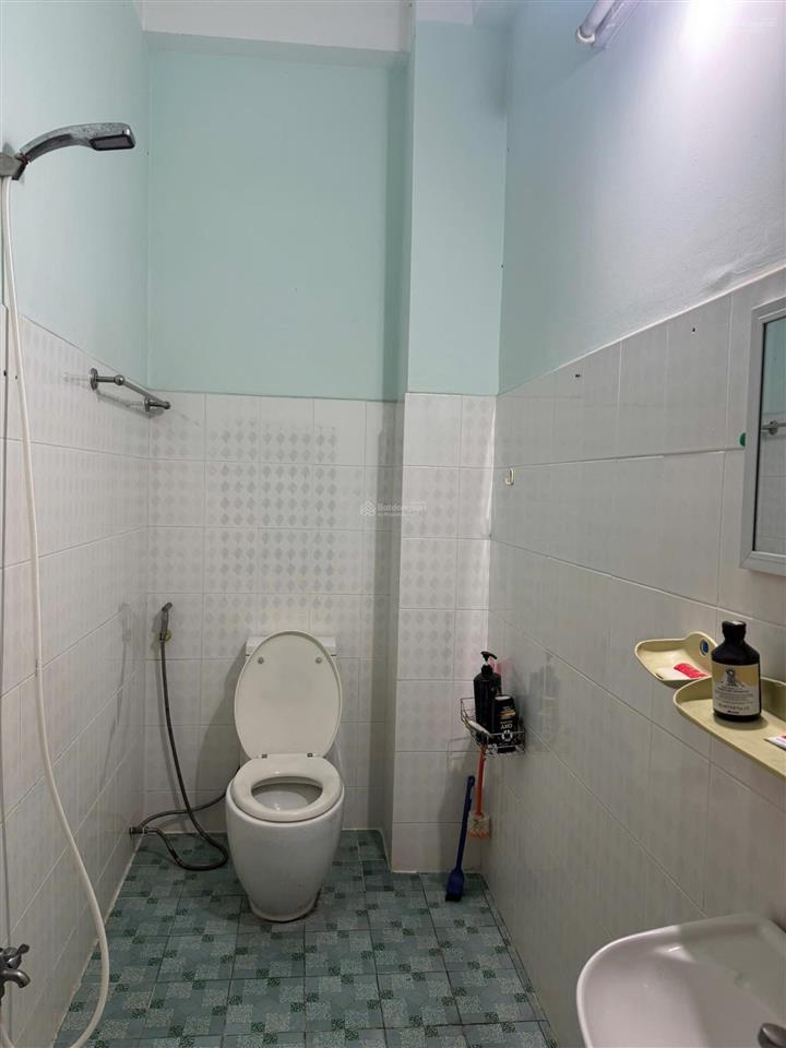 Bán nhà ngay trục tòa án 416, đường dương quảng hàm, dt 4x15, 60m2, 4pn, 4wc, giá 10 tỷ 7