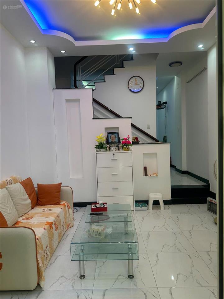 Bán nhà mặt phố dt 4x15 tại đường số 4, thuộc dương quảng hàm, 8,6 tỷ, 60m2, giá ưu đãi chỉ với